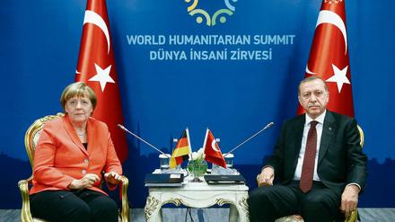Verschiedene Perspektiven: Bundeskanzlerin Angela Merkel und der türkische Präsident Recep Tayyip Erdogan in Istanbul im Mai 2016.