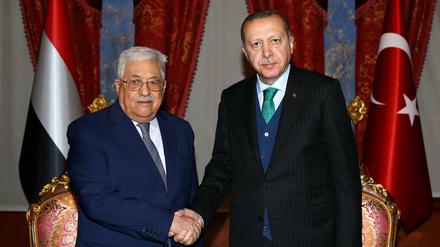 Der türkische Präsident Recep Tayyip Erdogan und Palästinenserpräsident Mahmoud Abbas am Dienstag in Istanbul. 