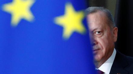 Der türkische Präsident Recep Tayyip Erdogan hat sich am Montag mit den EU-Spitzen getroffen. Anlass war die Flüchtlingskrise an der griechisch-türkischen Grenze.