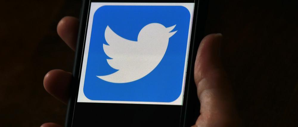 Twitter steht unter Druck, stärker gegen extremistische Inhalte und Hassrede vorzugehen.