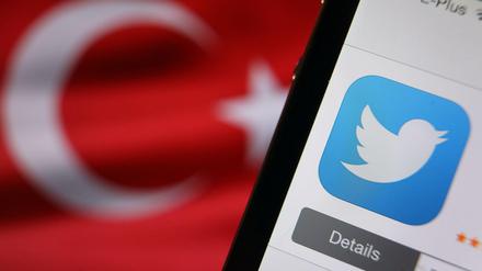 Erdogan ließ seinen Drohungen Taten folgen - und ließ Twitter in der Türkei abschalten.
