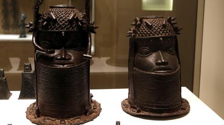 Benin-Bronzen in Paris. In vielen europäischen Museen lagert bis heute afrikanische Raubkunst aus der Kolonialzeit.