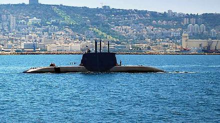 Die Bundesregierung hat den Export von deutschen U-Booten nach Israel offenkundig nicht an förmliche Auflagen geknüpft, um eine spätere Ausrüstung mit Nuklearwaffen zu verhindern. 
