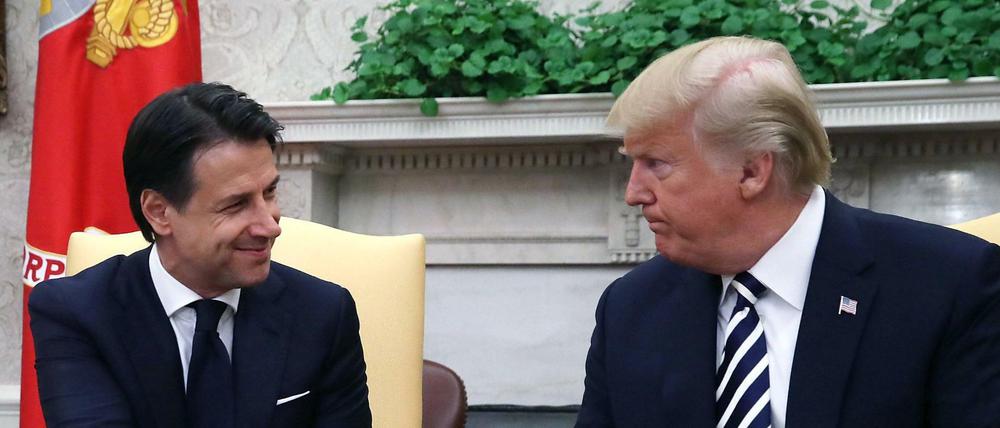 Der italienische Präsident Giuseppe Conte und US-Präsident Donald Trump im Oval Office im Weißen Haus.