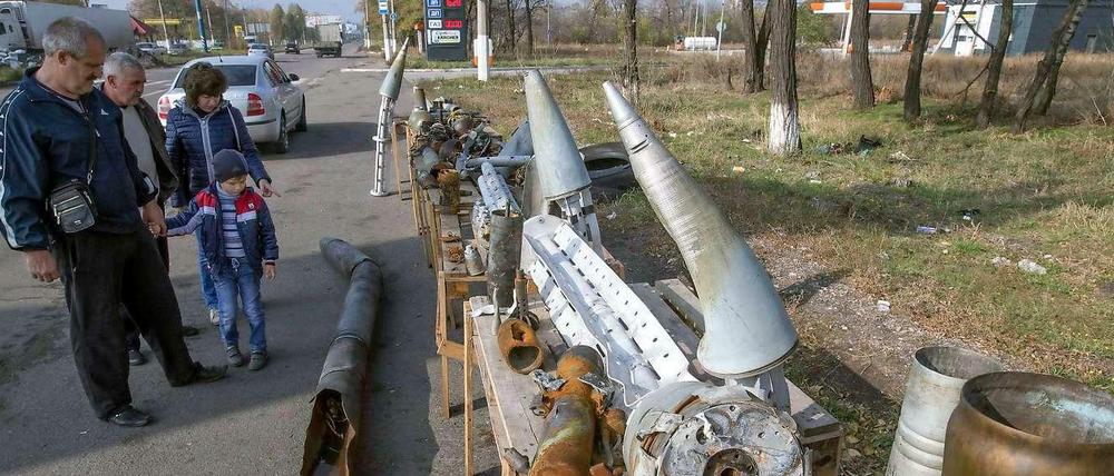 Zurückgelassene Munitionsreste der Armee in der ostukrainischen Stadt Makievka. Für den Abwurf von Streubomben gibt es noch keine Beweise.
