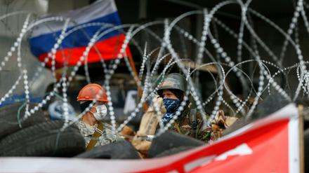 Barrikaden prorussischer Demonstranten in der ukrainischen Stadt Donezk