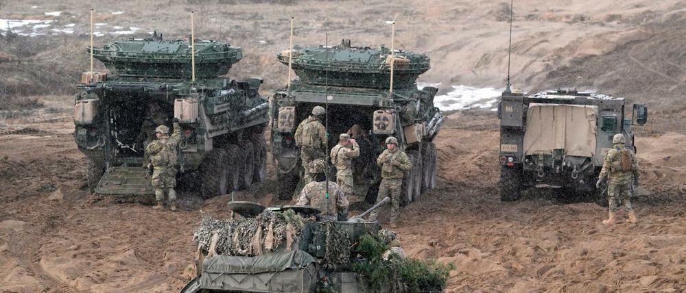 Nato-Truppen bei Militärübungen in Lettland. Russland hat das Bündnis gewarnt.