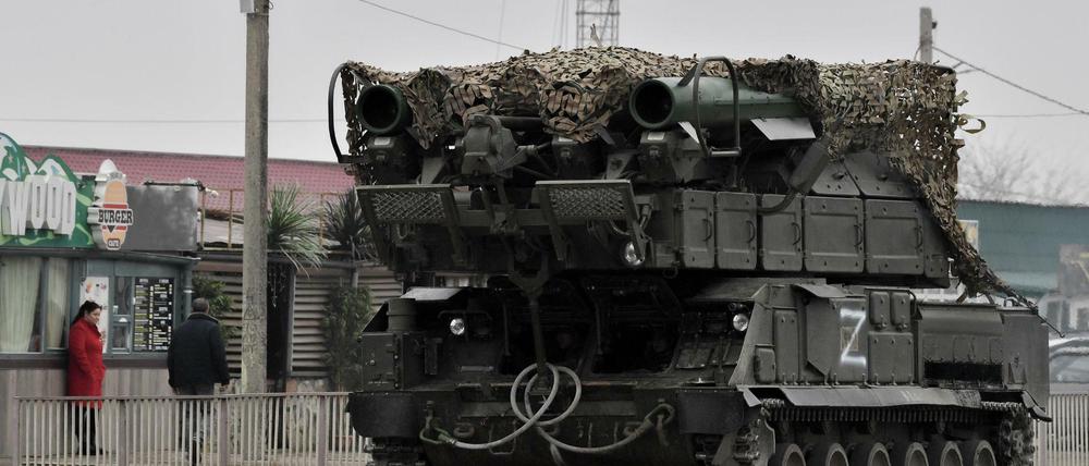 Russischer Raketenwerfer. Moskau wirft Kiew vor, einen Angriff mit Chemiewaffen vorzubereiten.