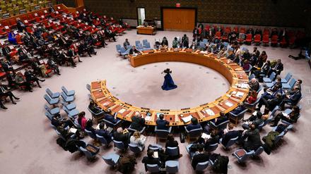 Botschafter sprechen während einer Sitzung des Sicherheitsrates im Hauptquartier der Vereinten Nationen in New York am vergangenen Sonntag. 