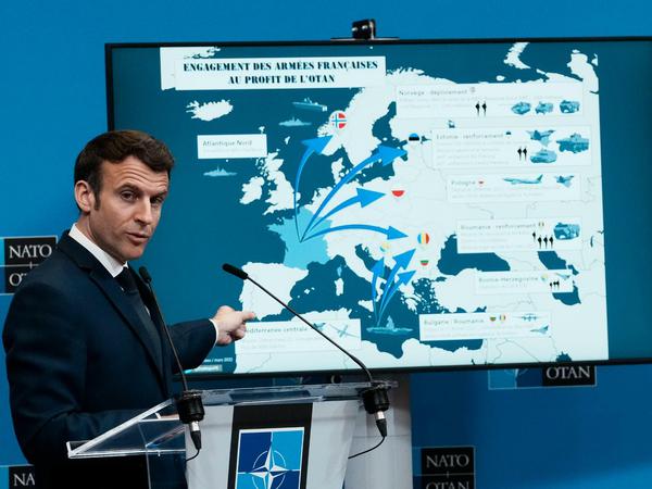 Der französische Präsident Emmanuel Macron nutzt seinen Amtsbonus im Ukraine-Krieg.