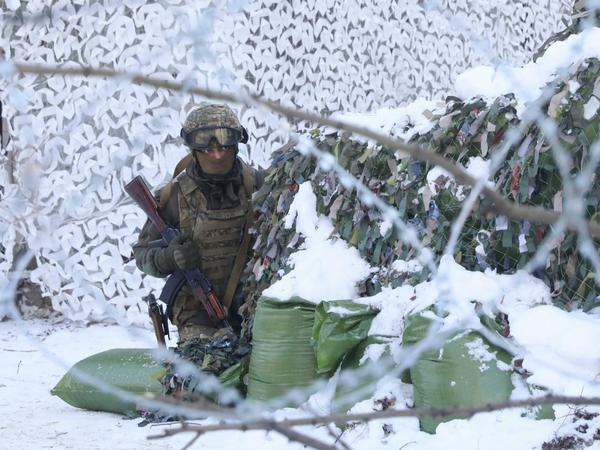 Noch nur Übung: Ein Soldat der Spezialeinheiten der ukrainischen Nationalgarde bei der verlassenen Stadt Prypjat.