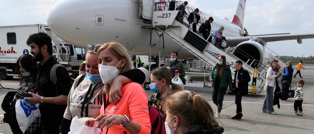 r FUkrainische Flüchtlinge, die aus der Republik Moldau per Flugzeug nach Deutschland kamen. Foto vom 5. Mai 2022.