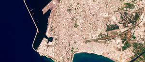 Dieses Satellitenbild zeigt den Hafen von Latakia am 10.05.2022 mit dem unter russischer Flagge fahrende Matros Pozynich. 