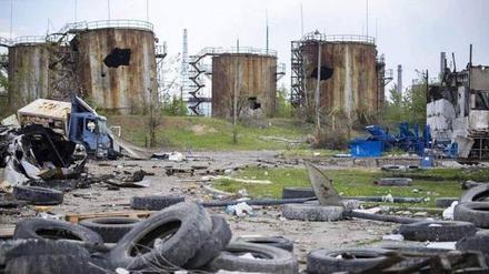 Dieses von Group DF herausgegebene Handout-Foto zeigt die Chemiefabrik "Asot" in Sjewjerodonezk in der Ostukraine.