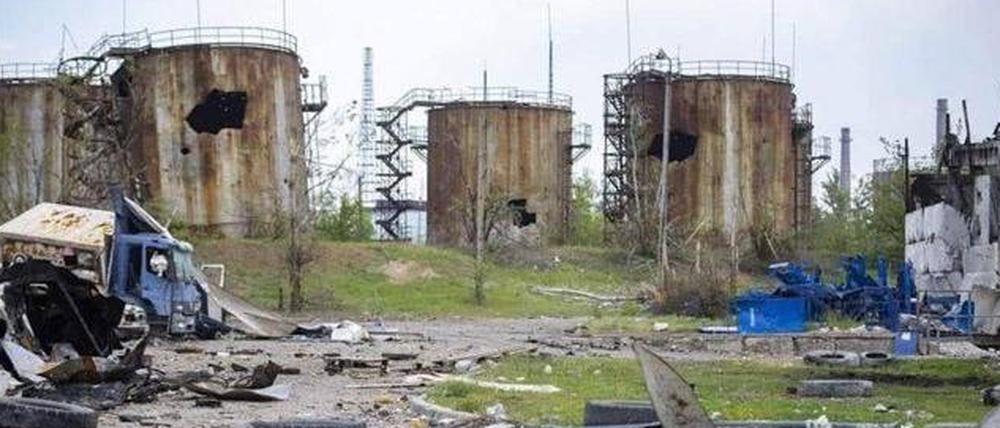 Dieses von Group DF herausgegebene Handout-Foto zeigt die Chemiefabrik "Asot" in Sjewjerodonezk in der Ostukraine.
