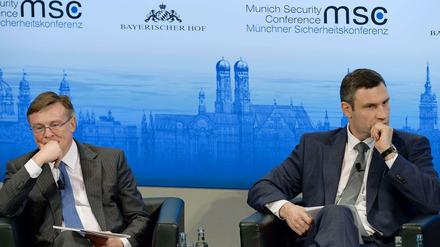 Der ukrainische Außenminister Leonid Koschara und Oppositionsführer Vitali Klitschko am Samstag auf der Münchner Sicherheitskonferenz.