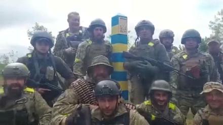 Ukrainische Truppen stehen offenbar an der Grenze zu Russland.