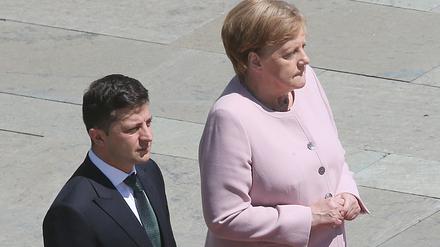 Kanzlerin Angela Merkel und Wolodymyr Selenski, Präsident der Ukraine, vor dem Bundeskanzleramt 