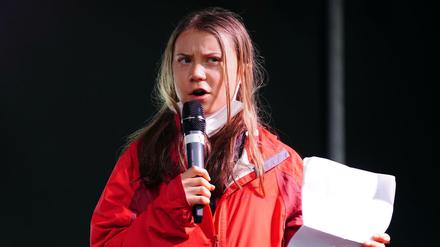 Greta Thunberg, Klimaaktivistin aus Schweden, spricht während einer Demonstration am Rande des UN-Klimagipfels COP26 in Glasgow. 