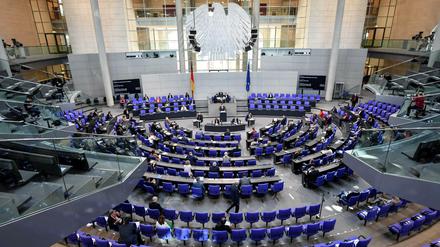 Der Bundestag ist so groß wie nie. Doch die Koalition ist sich uneins, wie eine Wahlrechtsreform aussehen soll.