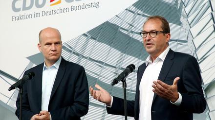 Ralph Brinkhaus (CDU, links), CDU/CSU-Fraktionsvorsitzender, und Alexander Dobrindt, Vorsitzender der CSU-Landesgruppe im Deutschen Bundestag.