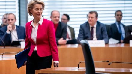 Ursula von der Leyen (CDU), ehemalige Verteidigungsministerin, kommt zur Befragung des Untersuchungsausschusses des Bundestags zur Berateraffäre.