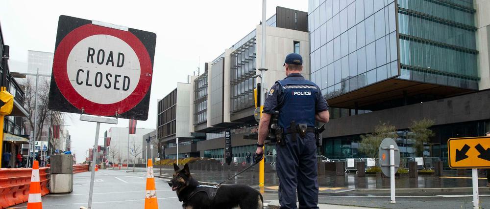 Polizeisperre vor Neuseelands Oberstem Gerichtshof in Christchurch 