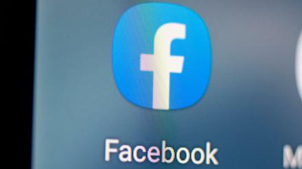 Logo der Facebook-App auf einem Mobiltelefon