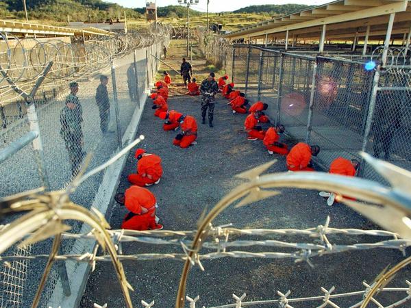 Rund 780 Gefangene wurden ursprünglich in dem umstrittenen Gefängnis Guantanamo eingesperrt, inzwischen sitzen nur noch 56 Gefangene ein. 