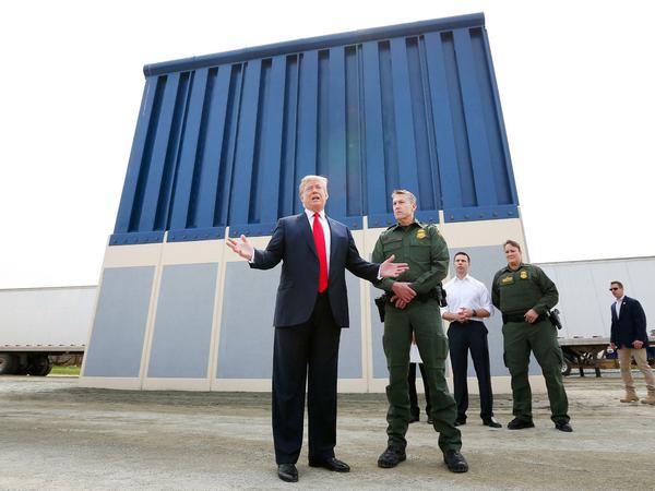"A big beautiful wall" - Donald Trump hatte wiederholt bekundet, dass er Mexiko für den Bau der Grenzmauer zahlen lassen werde.