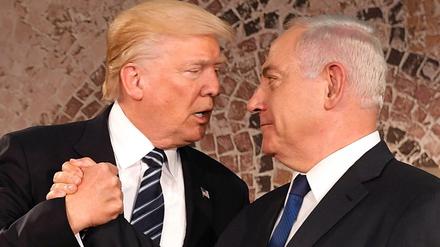 Der israelische Ministerpräsident Benjamin Netanjahu (r) und US-Präsident Donald Trump bei einem Treffen in Jerusalem im Jahr 2017.