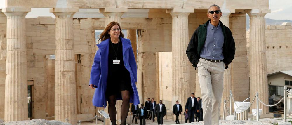 Bummeln auf der Akropolis. US-Präsident Barack Obama besuchte mit Eleni Banou vom griechischen Kulturministerium den Pantheon. 