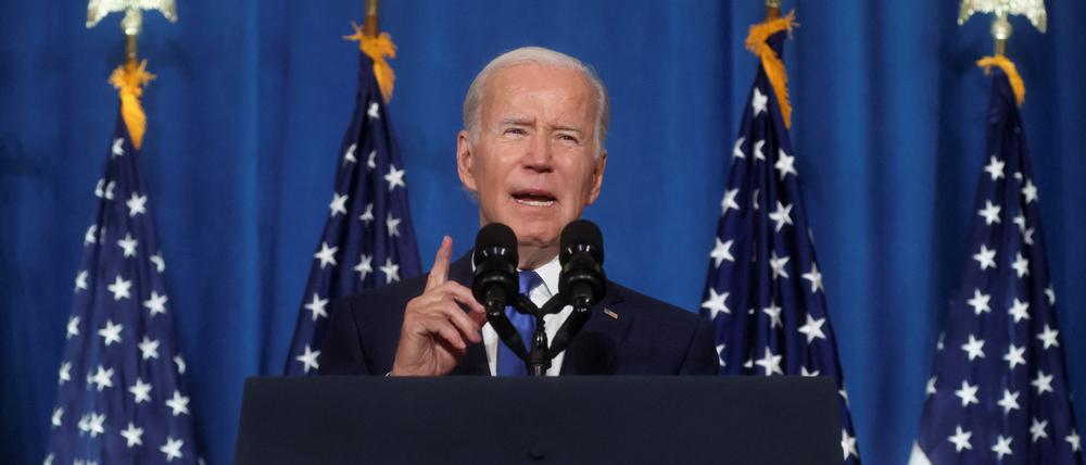 US-Präsident Joe Biden spricht während einer Veranstaltung des Demokratischen Nationalkomitees über Bedrohungen der Demokratie und politische Gewalt in den Vereinigten Staaten. 