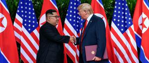 Nordkoreas Machthaber Kim Jong Un und US-Präsident Trump im Juni bei ihrem Treffen in Singapur.