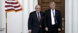 Der Präsident und sein Anwalt. Giuliani soll Trump in der Ukraine-Affäre geholfen haben.