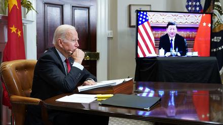Ein Telefonat zwischen US-Präsident Joe Biden und Chinas Parteichef Xi Jinping (Archivbild)