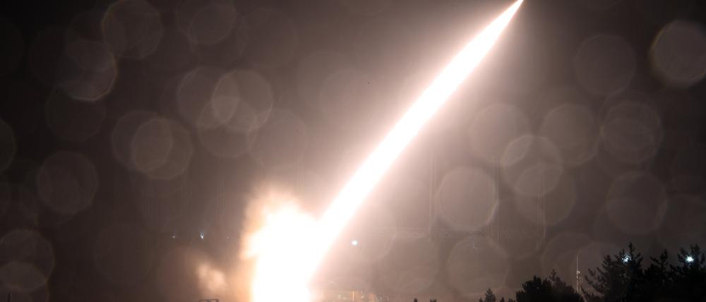 Eine Rakete des Army Tactical Missile Systems (ATACMS) während einer gemeinsamen Militärübung zwischen den USA und Südkorea an einem ungenannten Ort in Südkorea.