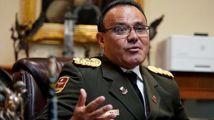 Seitenwechsel: Jose Luis Silva, Venezuelas Militärattaché in den USA