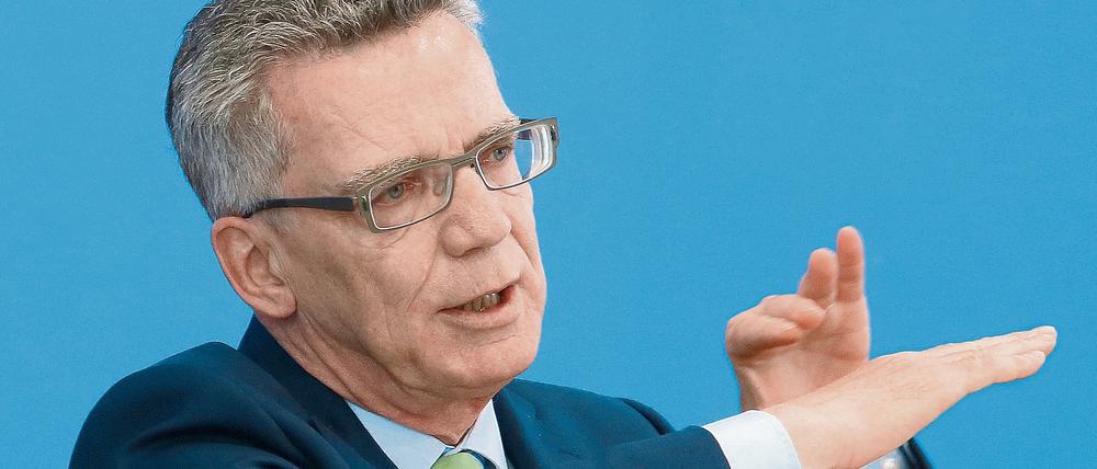 Bundesminister des Innern: Der CDU-Politiker Thomas de Maizière (61) ist seit Dezember 2013 im Amt.