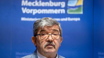 Lorenz Caffier, ehemaliger Innenminister von Mecklenburg-Vorpommern, steht nun im Fokus von Ermittlungen.