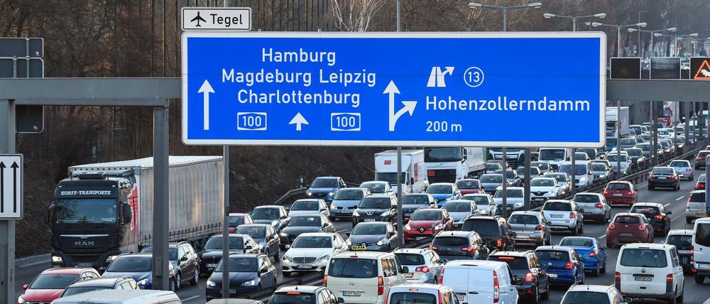 Die Berliner Stadtautobahn ist eine gefürchtete Staustrecke. 