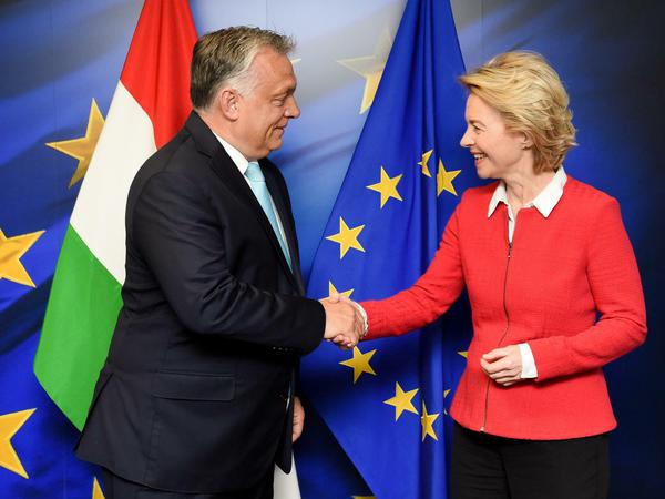 Viktor Orban, Ministerpräsident von Ungarn, und Ursula von der Leyen, damals noch designierte EU-Kommissionspräsidentin, bei einem Treffen in Brüssel im August 2018.