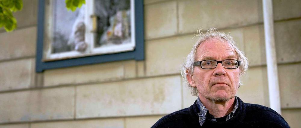 Der schwedische Künstler Lars Vilks in seinem Haus in Schweden im Jahr 2010.