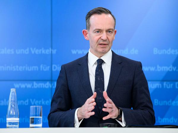 Bundesverkehrsminister Volker Wissing verteidigt das 9-Euro-Monatsticket.
