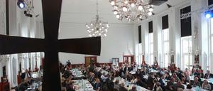 Teilnehmer der Vollversammlung des Zentralkomitees der deutschen Katholiken (ZdK) haben sich am 24.05.2016 in der Kongresshalle in Leipzig (Sachsen) versammelt. 