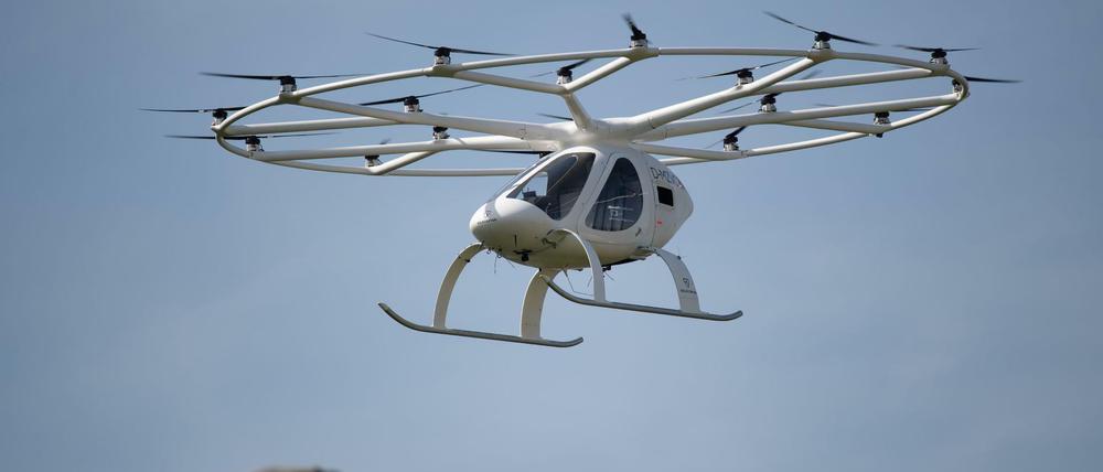 Mischung aus Hubschrauber und Drohne. Ein Volocopter soll die Menschen zukünftig von A nach B bringen.