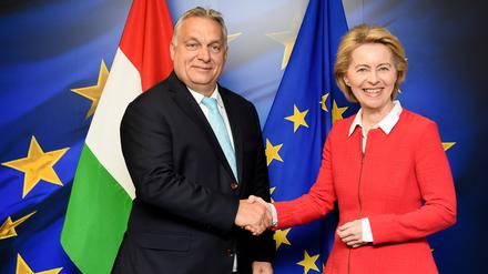 Ministerpräsident Viktor Orban zu Besuch in Brüssel (Archivbild). Ungarn möchte EU-Subventionen - das Land aber entfernt sich nach Ansicht von Kritikern von den gemeinsamen Werten.