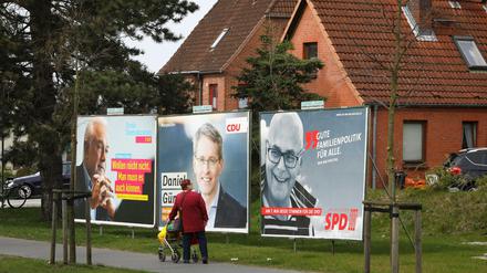 Schleswig-Holstein: Wahlplakate der Spitzenkandidaten (l-r) Wolfgang Kubicki (FDP), Daniel Günther (CDU) und Torsten Albig (SPD) 