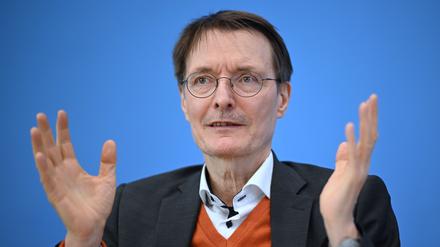 Karl Lauterbach (SPD), Bundesminister für Gesundheit, am 12.04.2023 auf einer Pressekonferenz