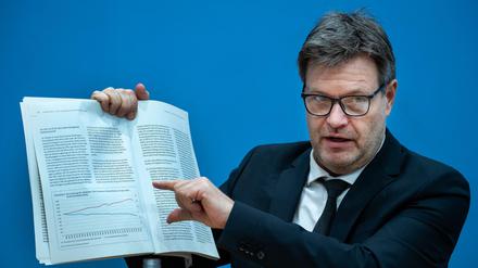 Robert Habeck (Bündnis 90/Die Grünen), Bundesminister für Wirtschaft und Klimaschutz, stellte am Mittwoch den Jahreswirtschaftsbericht 2022 vor. 